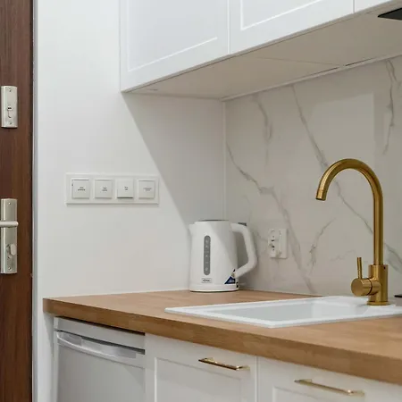 Bright Wierzbiecice Near Mtp By Renters Appartement *