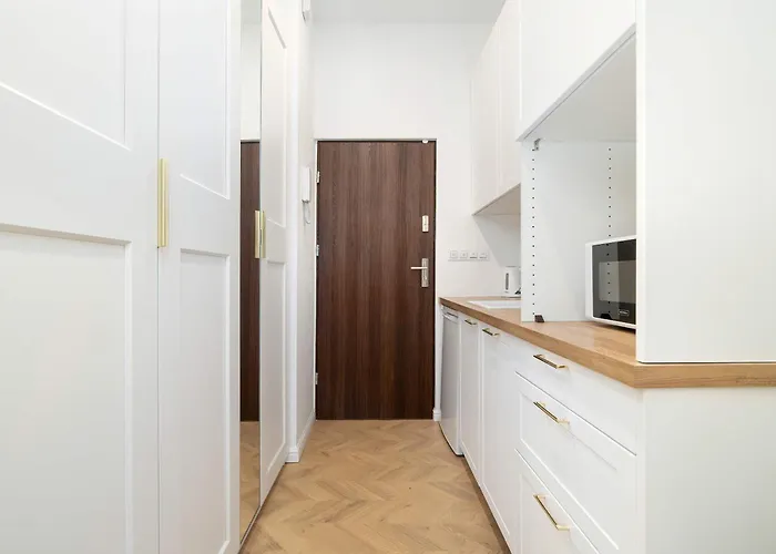 Апартаменти Bright Wierzbiecice Near Mtp By Renters *